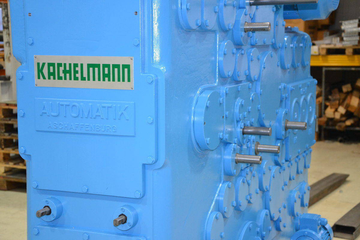 kachelmann-getriebe-beitrag-in-i-quadrat-blaues-getriebe-retrofit-waehrend-ueberholung.jpg